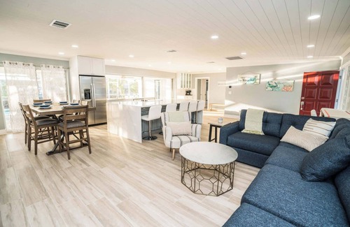 Apollo Beach House | Waterfront 3 Br~Newly Renovated~Pool~Dog Friendly