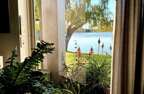 Mulwala Apartment | Unforgettable Waterfront 37 Retreat on Lake Mulwala