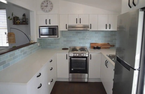 Harwood House | Pet-Friendly Waterfront 3-Bedroom Home on Harwood Island