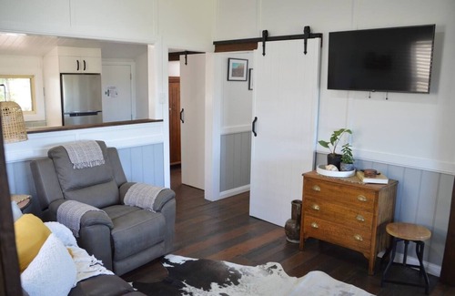Harwood House | Pet-Friendly Waterfront 3-Bedroom Home on Harwood Island