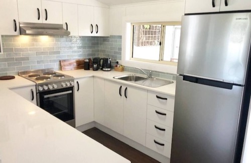 Harwood House | Pet-Friendly Waterfront 3-Bedroom Home on Harwood Island