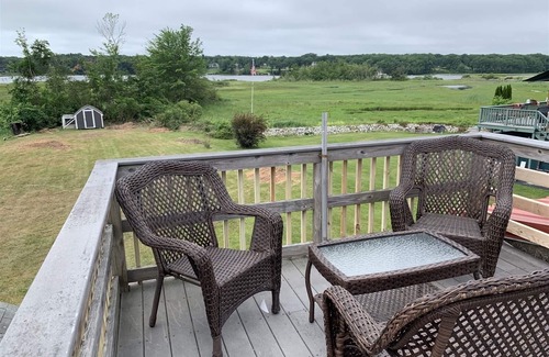 Camp Ellis House | Perfect 5BR Waterfront Retreat in Camp Ellis - Rated 10/10