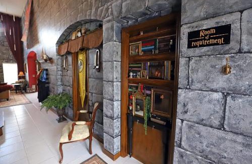 Lake Berkley House | Waterfront 6-Bedroom Wizarding Villa in Lake Berkley Near Universal Studio's Harry Potter