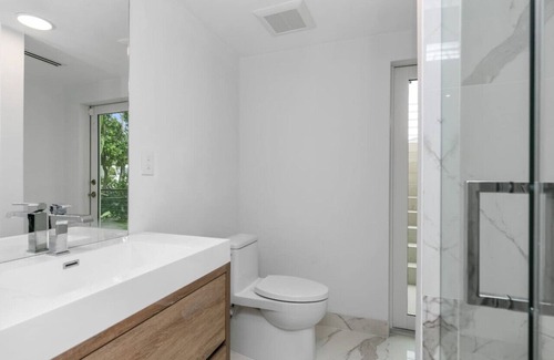 Key Biscayne Villa | Waterfront 6BR House with Dock, Pool & Ocean Views