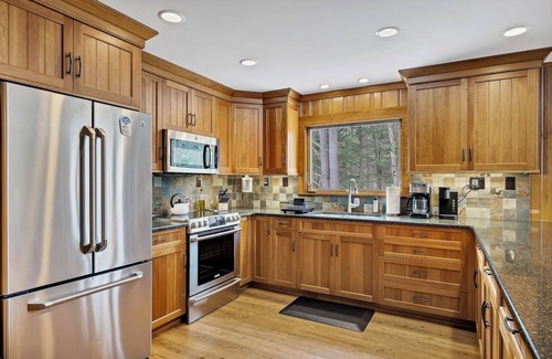 Corinth Cabin | Beautiful Waterfront ADK Cabin Escape - 10/10 Guest Rated