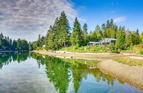 Allyn-Grapeview House | Cozy Holiday Homes in the USA with Private Beach Access