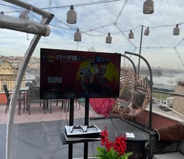 Istanbul City Center Apartment | Scenic Waterfront Apartment with Terrace & Bosphorus View
