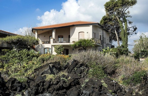 Pozzillo Apartment | Inviting Waterfront Apartment with Panoramic Sea Views
