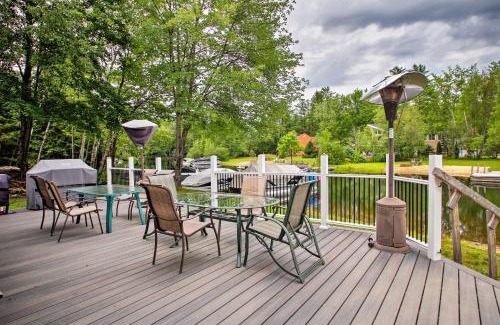 Ashland House | Waterfront Ashland Home Near Downtown with Hot Tub Access