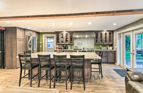 Ashland House | Waterfront Ashland Home Near Downtown with Hot Tub Access
