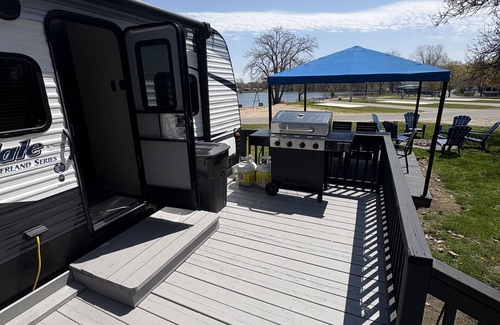 Sherkston House | Pet-Friendly Waterfront Retreat at Sherkston Shores