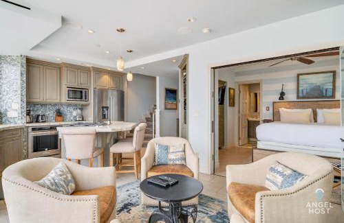 Balboa Peninsula House | Relaxing Waterfront Beach House on Newport Bay with Hot Tub