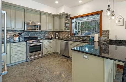 Friday Harbor House | Seaside Paradise with Beach Access and Ocean Views