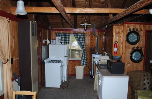 Mayfield Cabin | Idyllic Bellaire Cabins with Pool Near Traverse City