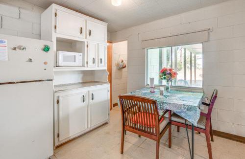 Maryneal House | Waterfront Blackwell Cottage with Patio and Fire Pit!