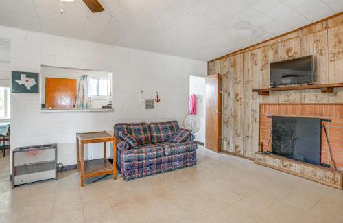 Maryneal House | Waterfront Blackwell Cottage with Patio and Fire Pit!