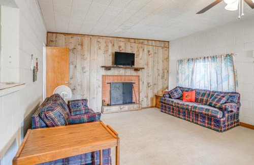 Maryneal House | Waterfront Blackwell Cottage with Patio and Fire Pit!