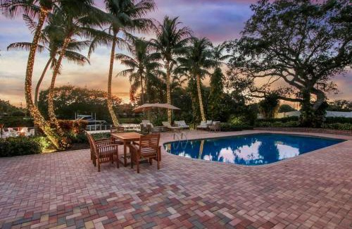Florida North Atlantic Coast House | Scenic Waterfront Guesthouse with Boat Dock Amenities