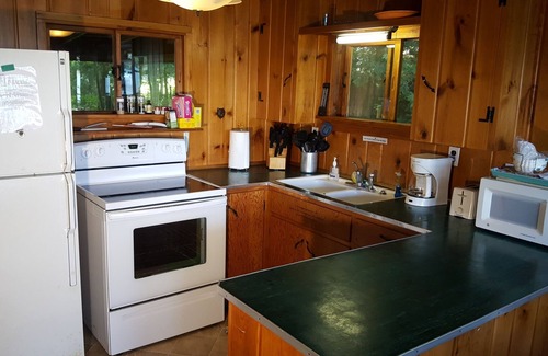Arcadia Cottage | Waterfront Cabin with Private Beach and Breathtaking Views