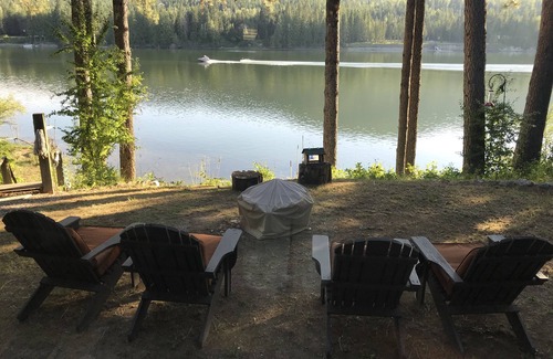 Cusick Cabin | Idyllic Waterfront Cabin on Pend Oreille River with Breakfast