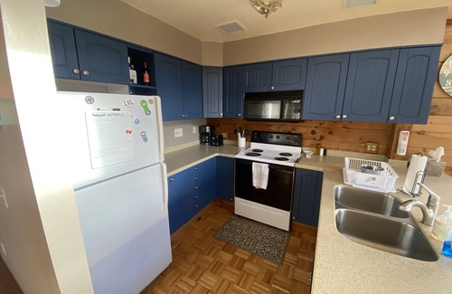 Pittsville Cabin | Lakefront Cabin Retreat on Leesville Lake - Rated 9.6/10!