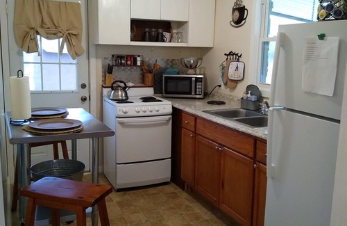 Barnardsville Cabin | Scenic Waterfront Cabin with Mountain Views near Asheville