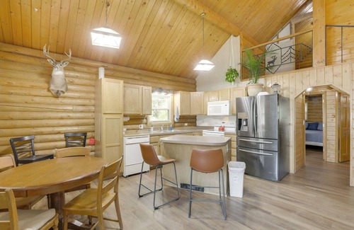 Sheridan Cabin | Waterfront Cabin w/ Bighorn Mountain Views!