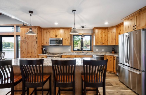 Crosslake House | Waterfront Cabin w/Bunkhouse on Whitefish Chain!