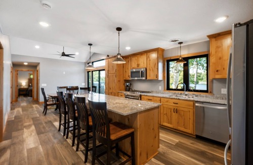 Crosslake House | Waterfront Cabin w/Bunkhouse on Whitefish Chain!
