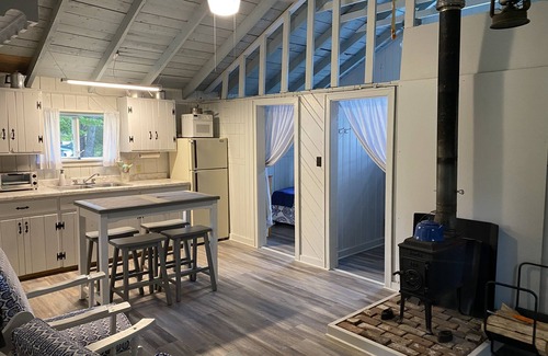 Sinclair Cabin | Cozy Waterfront Cabin with Access to Long Lake & Breakfast