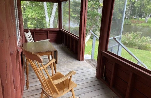 Sinclair Cabin | Cozy Waterfront Cabin with Access to Long Lake & Breakfast