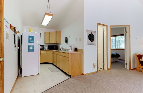 Carbondale Cabin | Inviting Waterfront Cabins with Hot Tub & Scenic River Views