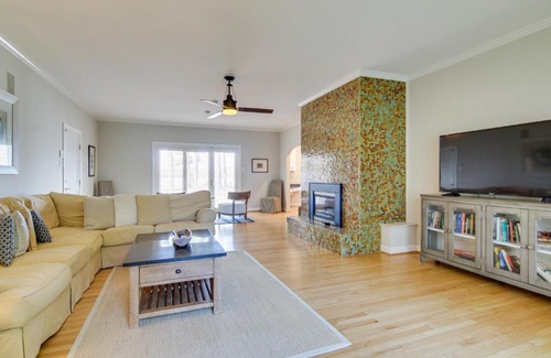 Cambridge House | Waterfront Cambridge Retreat with Hot Tub and Pool Access