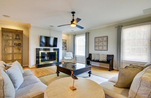 Cambridge House | Waterfront Cambridge Retreat with Hot Tub and Pool Access