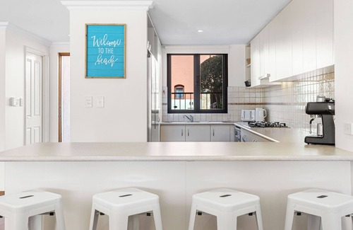 Wannanup House | Waterfront Canal Villa with Private Jetty