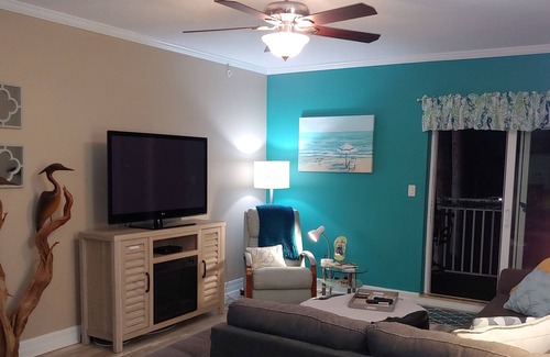 Gulf Landings Condo | Scenic Waterfront Condo with Boat Slip & Dog-Friendly Access