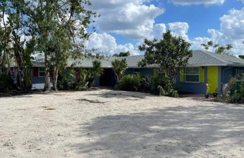 Punta Gorda Apartment | Cozy Waterfront Condo #6 - Family Friendly Retreat