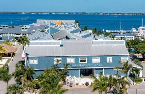 Punta Gorda Apartment | Family-Friendly Waterfront Condo #7 with Great Views
