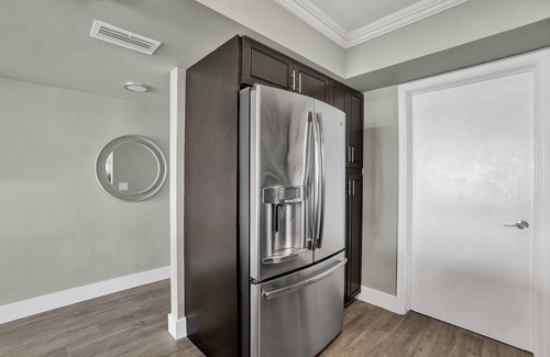 Lantana Condo | Prime Waterfront Condo with Boat Dock in Palm Beach