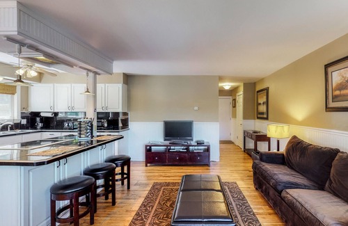 Sandpoint Condo | Waterfront Condo Steps from Downtown Sandpoint with Boat Slip