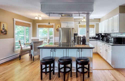 Sandpoint Condo | Waterfront Condo Steps from Downtown Sandpoint with Boat Slip