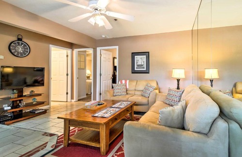 Lakeland Apartment | Lake Ozark Waterfront Condo with Pool and Boat Slip Access