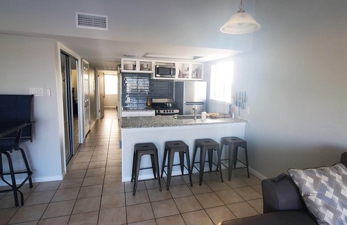 Corpus Christi Condo | Waterfront Condo with Breathtaking Sunset and Pool Access