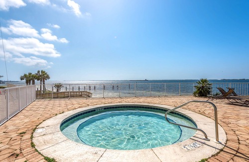 Ono Island Condo | Seaside Condo with Pools, Beach Access & Ocean Views