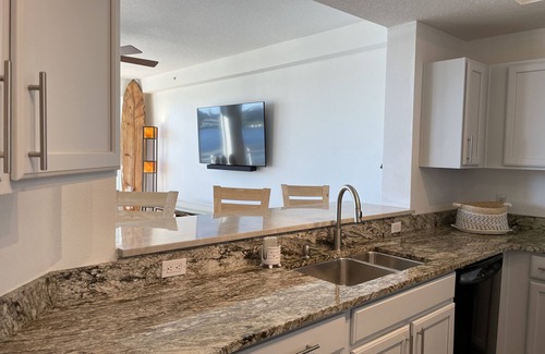 Nokomis Condo | Waterfront Condominium: Steps from the Beach with Pool & Spa