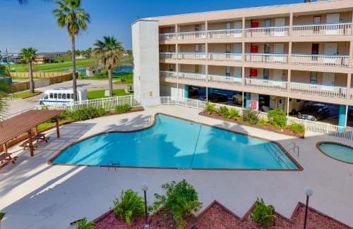 North Beach Apartment | Relaxing Waterfront Escape in Corpus Christi with Pool Access