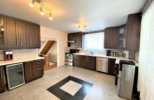 Dunsford House | Waterfront Cottage on Sturgeon Lake with Ocean Views