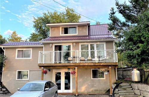 Dunsford House | Waterfront Cottage on Sturgeon Lake with Ocean Views