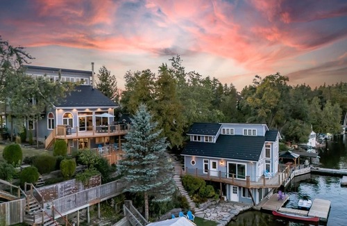 Fenelon Falls House | Idyllic Kawartha Waterfront Home with 2 Bedrooms & Boathouse