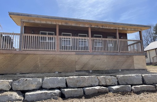 Alban Cottage | Pet-Friendly Waterfront Cottage 16 with High Guest Ratings